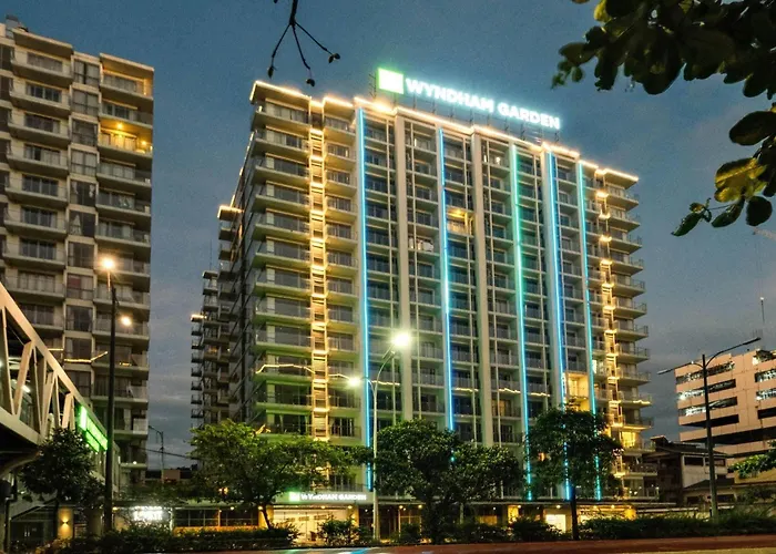 Wyndham Garden Bay Hotel Manila
