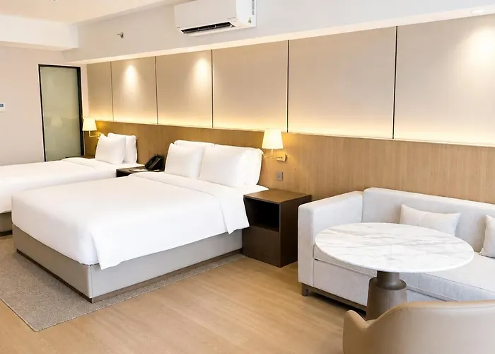 Wyndham Garden Bay Hotel Manila