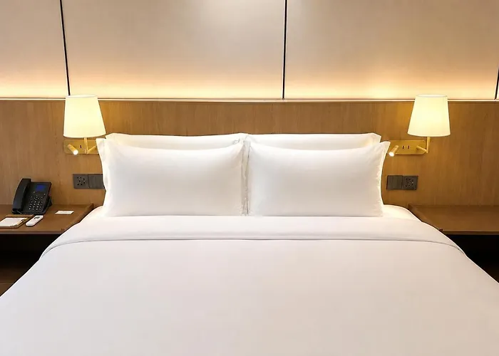 Hotel Wyndham Garden Bay Manila